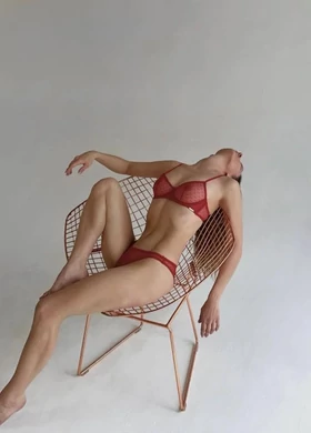 Аня